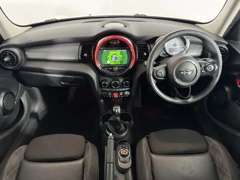 Used Mini Cooper Hatch 136 HP (100 kW) 2018 White Hatchback