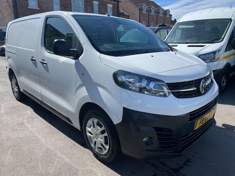 White Used 2020 Vauxhall Vivaro Sportive Van | £8,995 (Good price) - Image 1/4