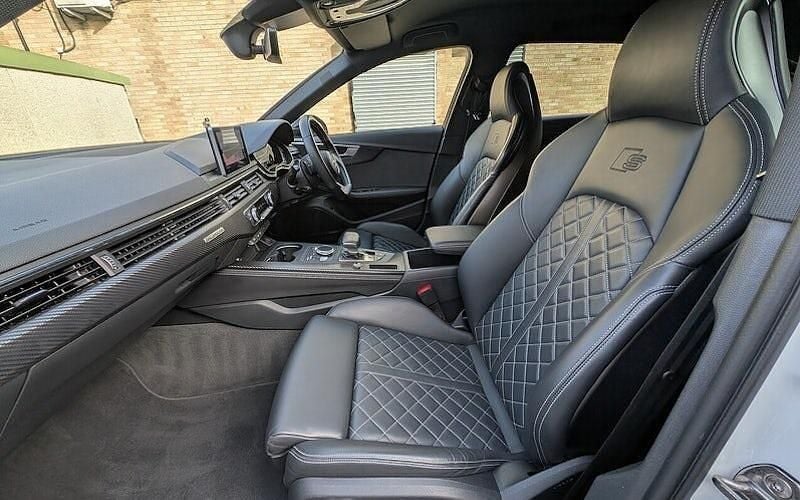 Used Audi S4 Comfort 354 HP (260 kW) 2018 Ibis white Estate