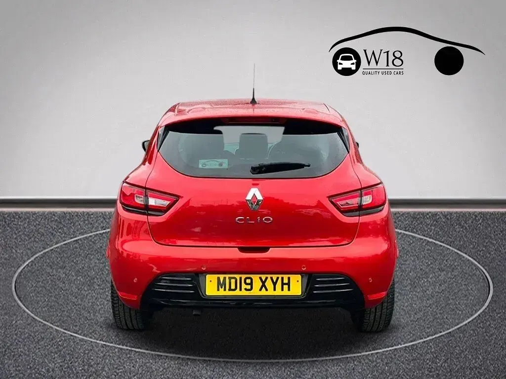 Used Renault Clio Iconic 90 HP (66 kW) 2019 Red Hatchback