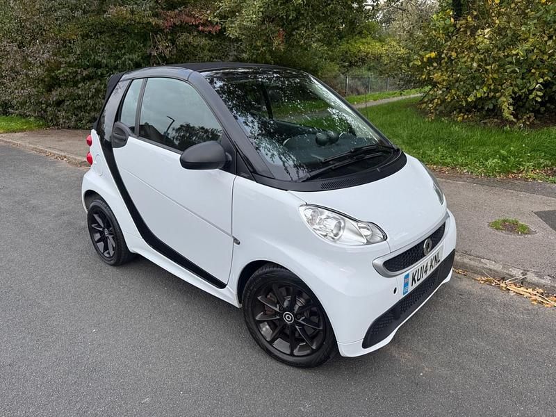 White Used 2014 Smart ForTwo Cabrio Passion Cabriolet | £4,295 (Fair price) - Image 1/4