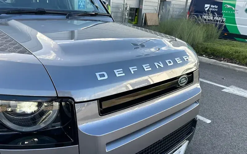 Used Land Rover Defender HSE 300 HP (220 kW) 2022 Grey SUV