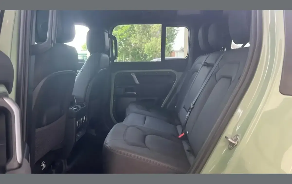 Used Land Rover Defender 75th Limited Edition 300 HP (220 kW) 2023 Green SUV