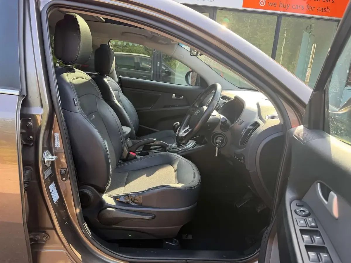 Used Kia Sportage 134 HP (98 kW) 2011 Brown SUV