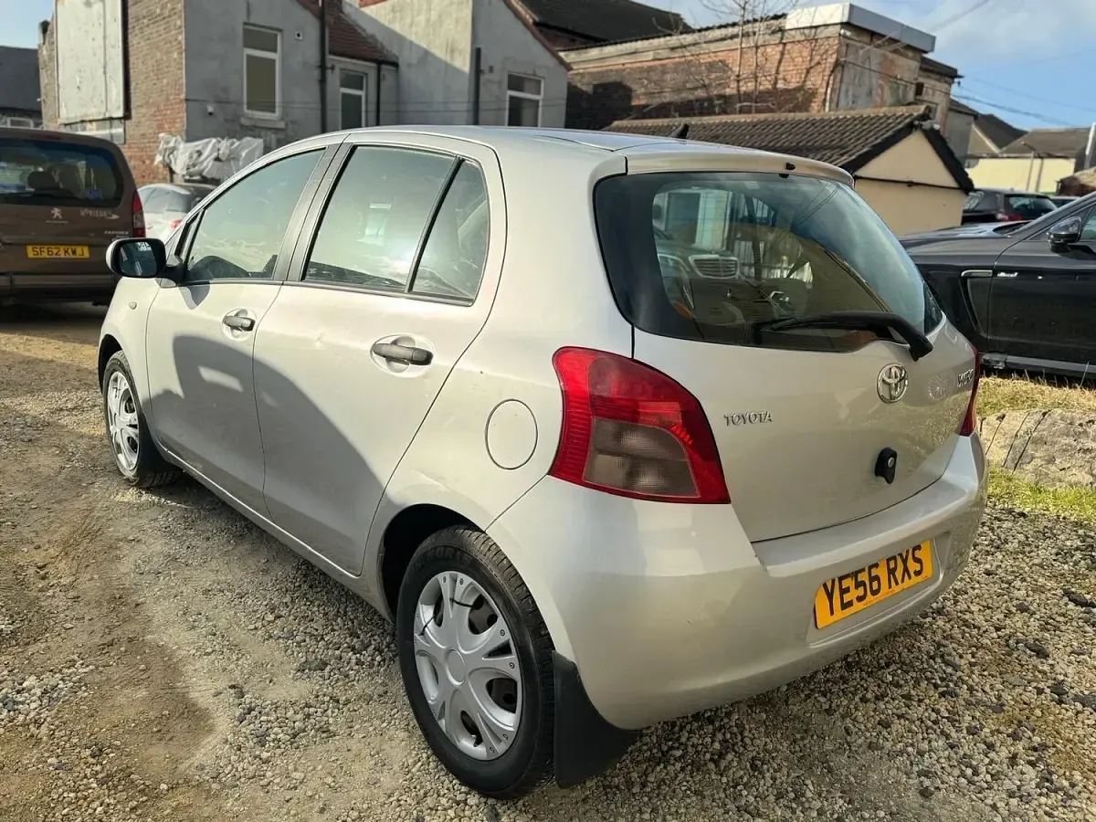 Used Toyota Yaris 2006 Silver Hatchback