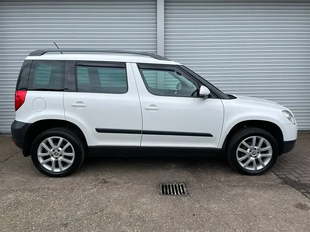 Used Skoda Yeti Elegance 140 HP (102 kW) 2013 White SUV