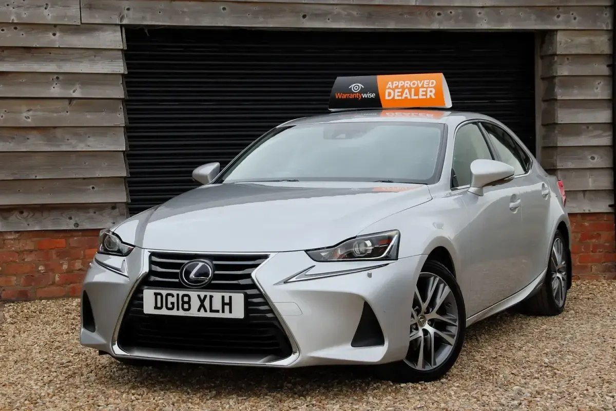 Used Lexus IS300h 223 HP (164 kW) 2018 Silver Sedan