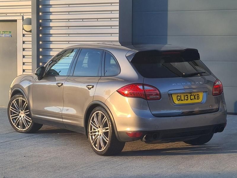 Usado Porsche Cayenne 245 HP (180 kW) 2013 Cinzento SUV