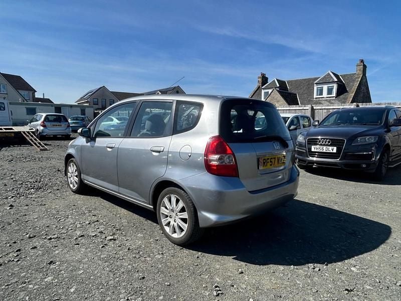 Begagnad Honda Jazz SE 82 HK (60 kW) 2007 Silver Halvkombi