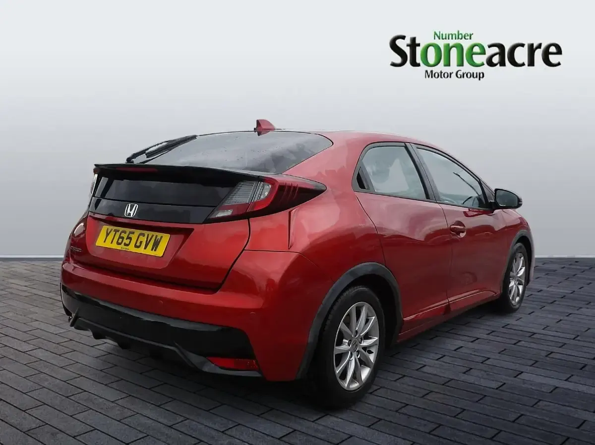 Used Honda Civic SE Plus 120 HP (88 kW) 2015 Red Hatchback