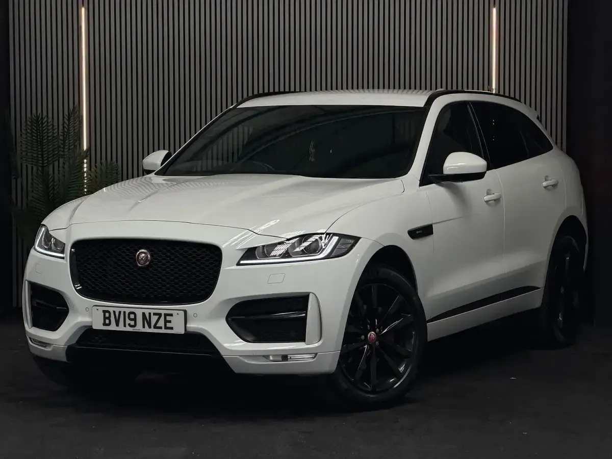 Used Jaguar F-Pace R-Sport 180 HP (132 kW) 2019 White SUV