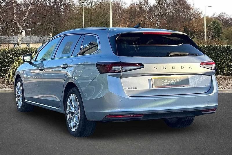 Used Skoda Superb SE L 190 HP (139 kW) 2024 Pebble silver metallic Estate