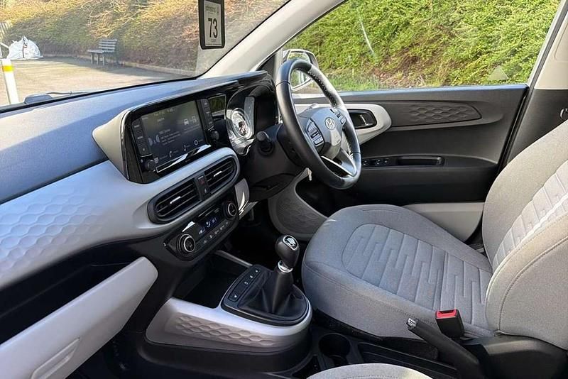 Used Hyundai i10 Premium 65 HP (47 kW) 2022 Other Hatchback