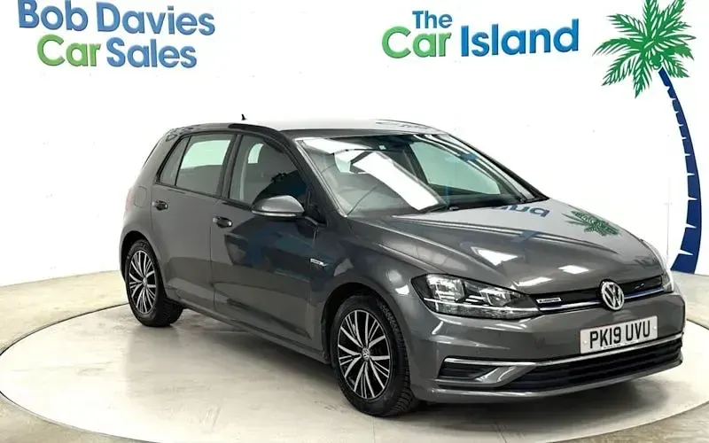 Used VW Golf VII SE 131 HP (96 kW) 2018 Hatchback