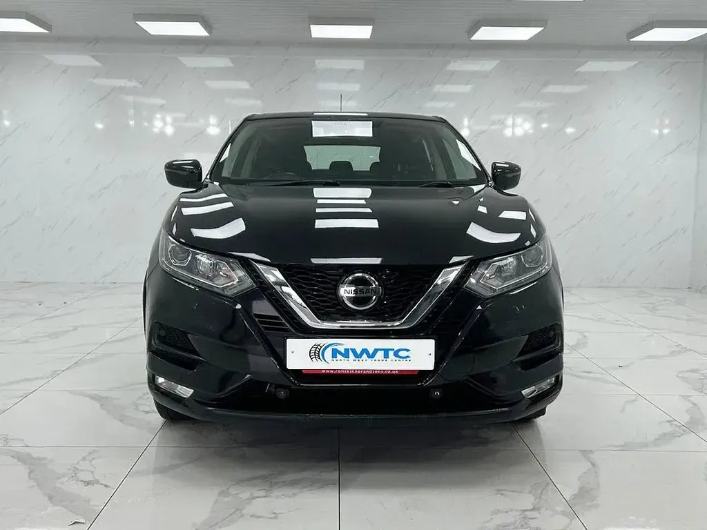 Used Nissan Qashqai Acenta 115 HP (84 kW) 2018 Black SUV
