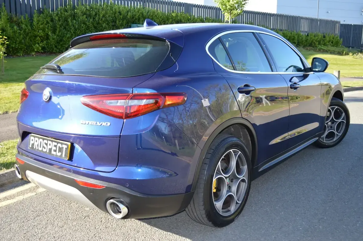Used Alfa Romeo Stelvio Super 210 HP (154 kW) 2019 Monte carlo blue metallic SUV