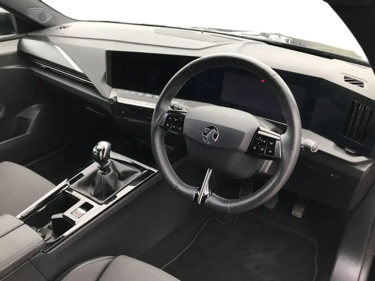 Used Vauxhall Astra S 130 HP (95 kW) 2025 Black Hatchback
