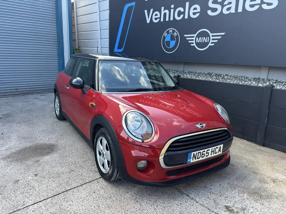 Used Mini Cooper D Hatch 2015 Red Hatchback