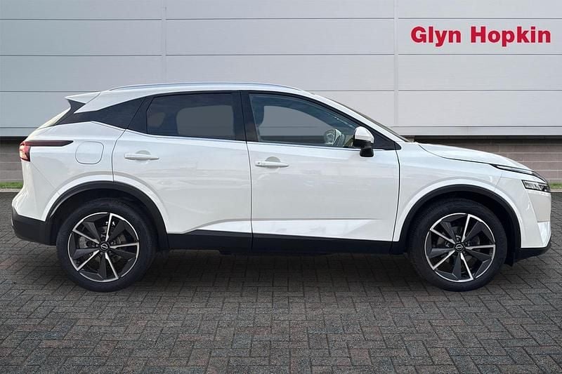 Used Nissan Qashqai Tekna 2023 White SUV