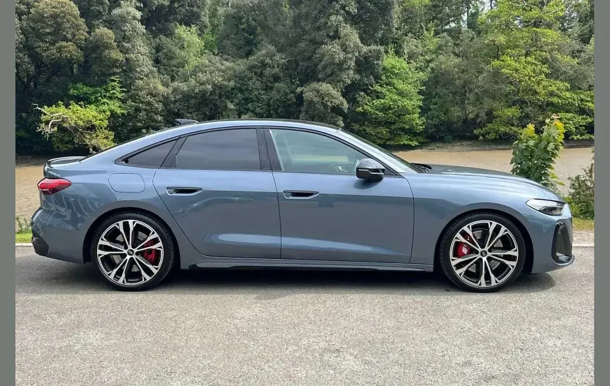 Used Audi A5 Advanced 362 HP (266 kW) 2024 Blue Sedan