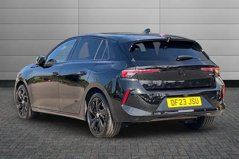 Used Vauxhall Astra GS Line 180 HP (132 kW) 2023 Black Hatchback