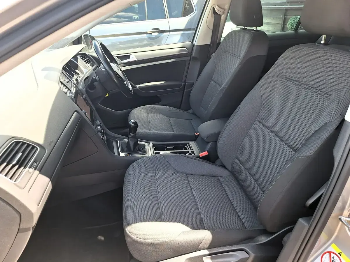Used VW Golf VII Match 130 HP (95 kW) 2019 Silver Hatchback