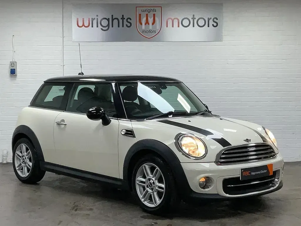 Used Mini Cooper Hatch 2011 White Hatchback