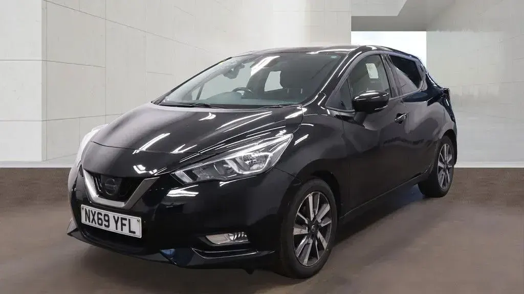 Used Nissan Micra N-Connecta 100 HP (73 kW) 2019 Black Hatchback
