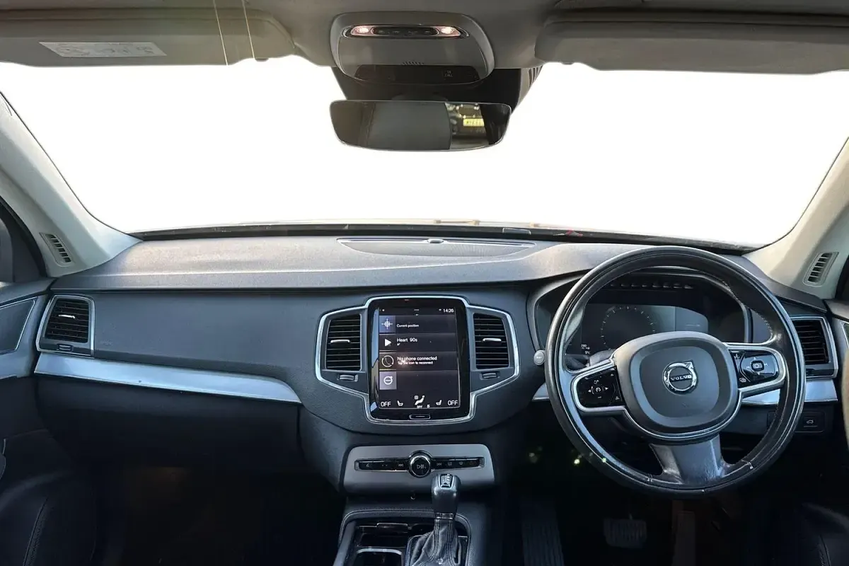 Used Volvo XC90 Momentum 235 HP (172 kW) 2016 Grey SUV