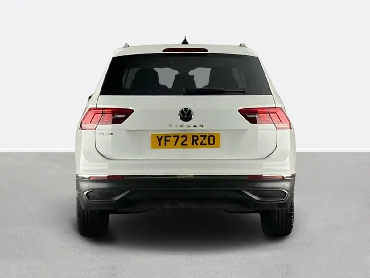 Second-hand VW Tiguan Allspace Life 150 CP (110 kW) 2023 Alb SUV