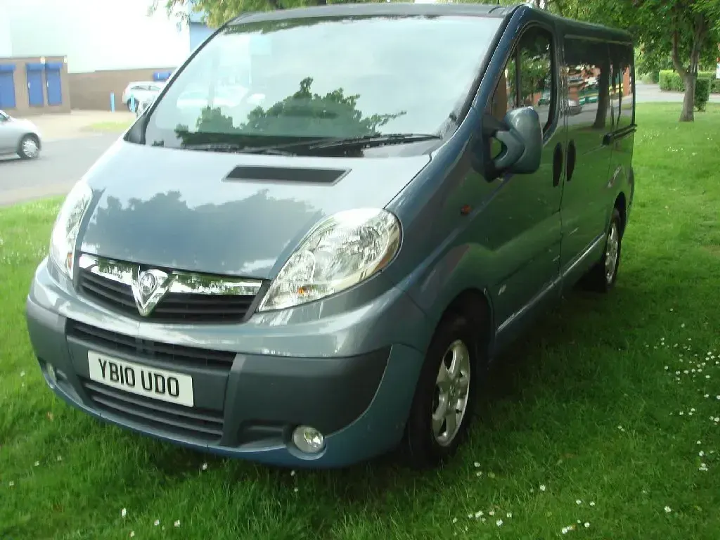 Used Vauxhall Vivaro Sportive 115 HP (84 kW) 2010 Grey MPV