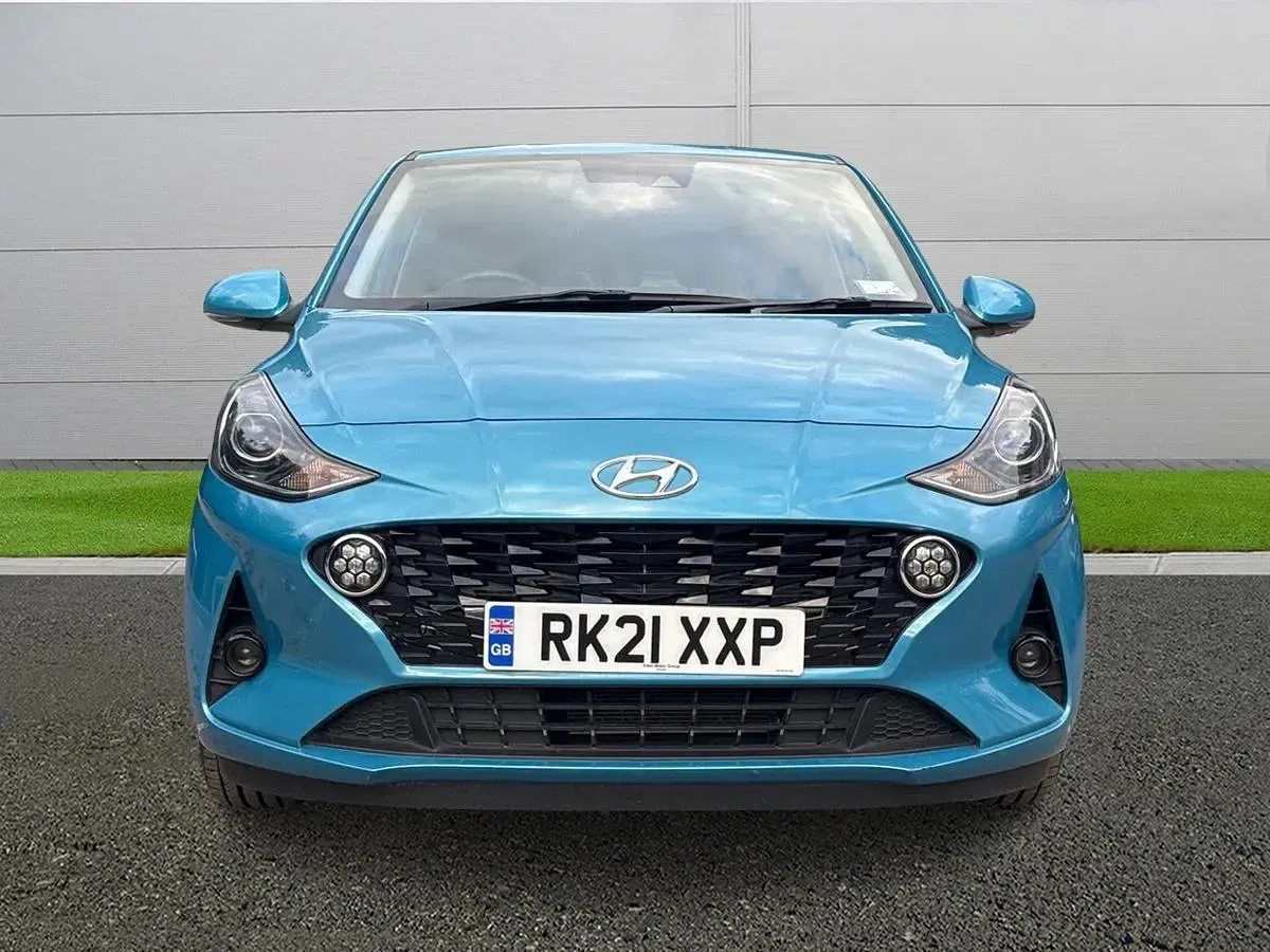 Used Hyundai i10 Premium 84 HP (61 kW) 2021 Turquoise Hatchback