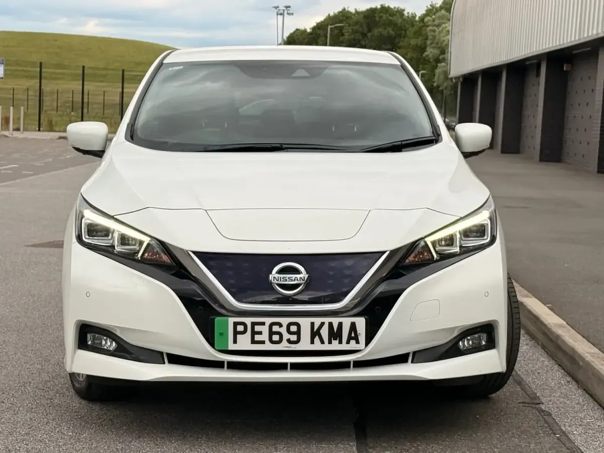 Used Nissan Leaf Tekna 110 kW (150 HP) 2019 White Hatchback