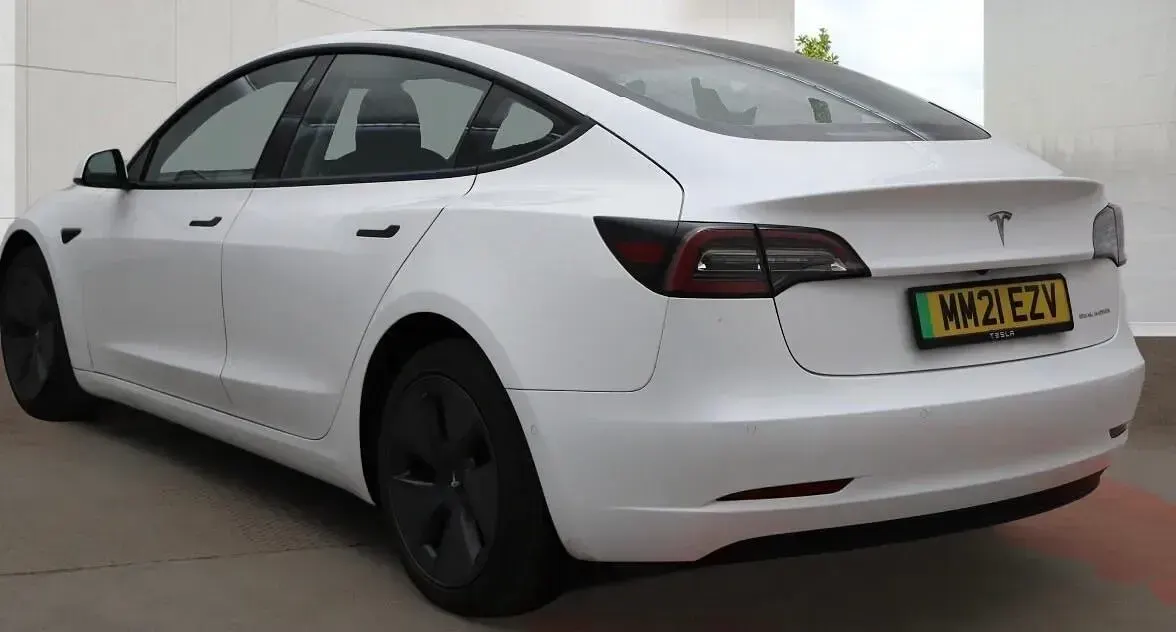 Used Tesla Model 3 Long Range AWD 366 kW (498 HP) 2021 White Sedan