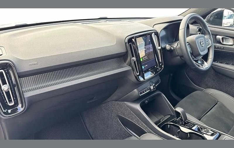 Used Volvo XC40 Plus 194 HP (142 kW) 2025 Silver SUV