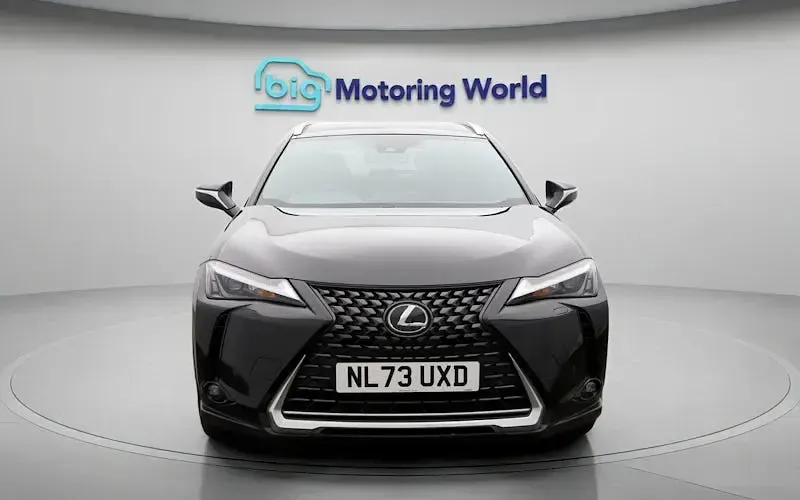 Usado Lexus UX 150 kW (204 HP) 2024 SUV