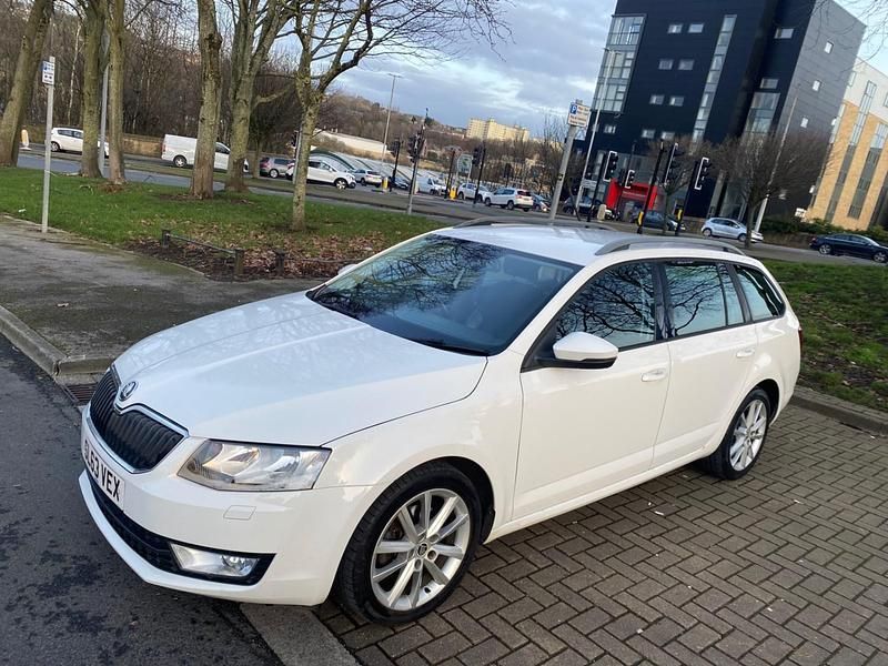 Used Skoda Octavia Elegance 2013 White Estate