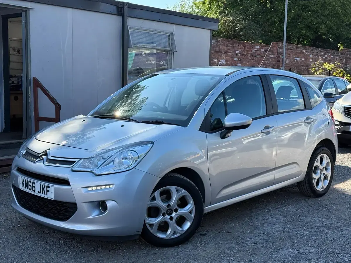 Used Citroën C3 PureTech 82 HP (60 kW) 2016 Silver Hatchback