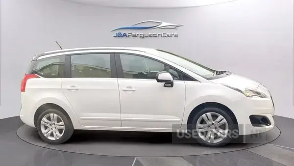 Usado Peugeot 5008 Active 120 HP (88 kW) 2016 Branco Monovolume