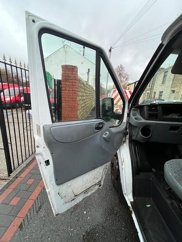 Used Ford Transit 100 HP (73 kW) 2013 White Cabriolet