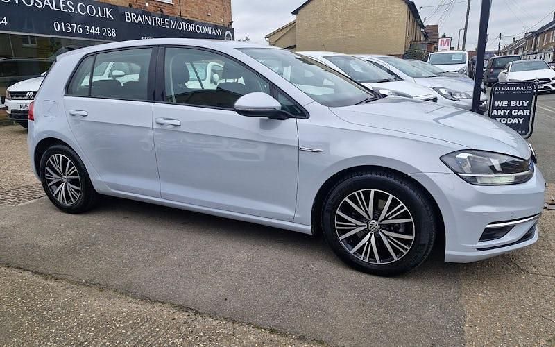 Used VW Golf VII SE 131 HP (96 kW) 2018 Silver Hatchback
