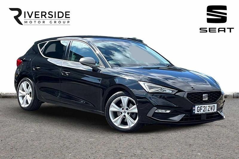 Midnight black Used 2021 Seat Leon FR Hatchback | £13,490 (Fair price) - Image 1/4