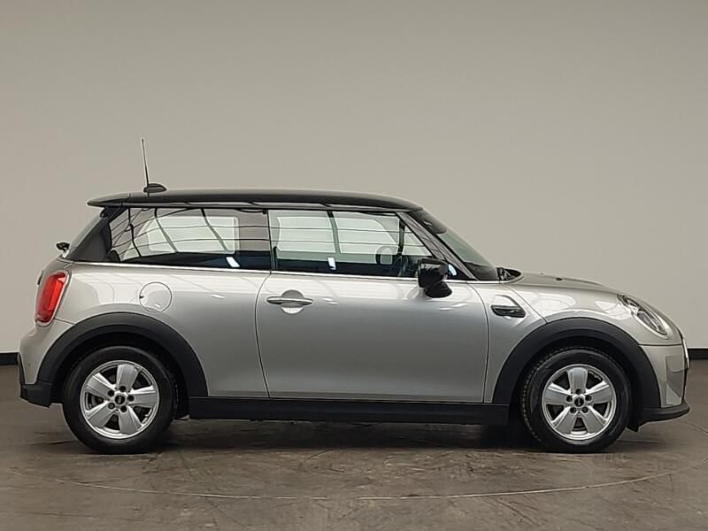 Usado Mini Cooper Classic 136 CV (100 kW) 2023 Plateado Utilitario