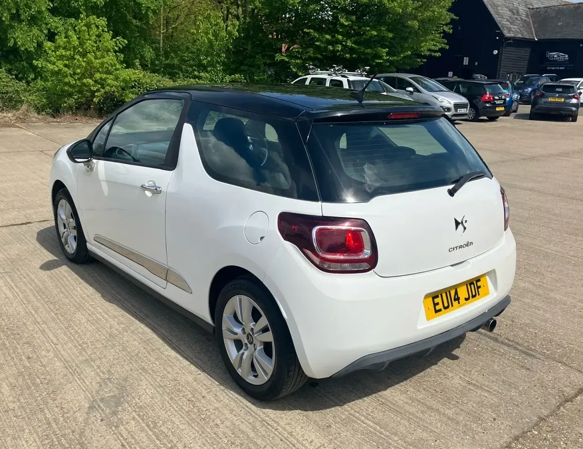 Used Citroën DS3 82 HP (60 kW) 2014 White Hatchback