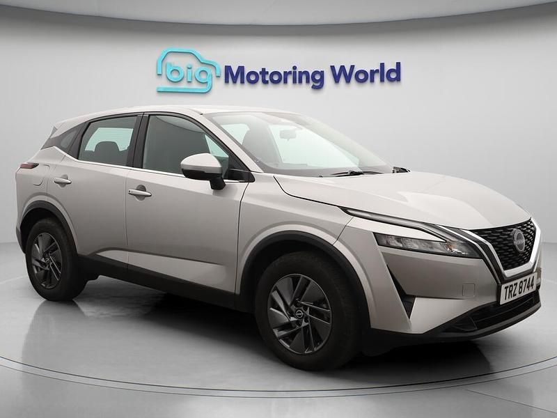 Silver Used 2022 Nissan Qashqai Acenta Premium SUV | £16,375 (Good price) - Image 1/4