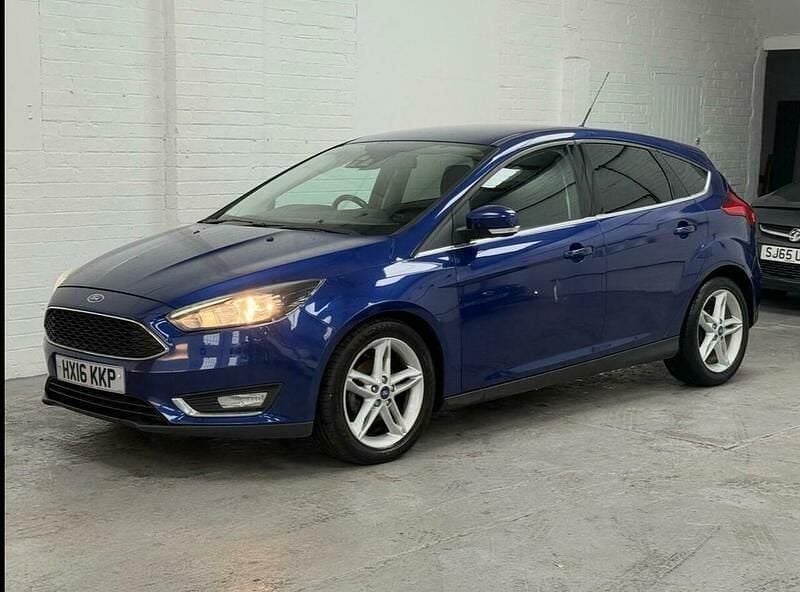 Used Ford Focus Titanium 120 HP (88 kW) 2016 Blue Hatchback