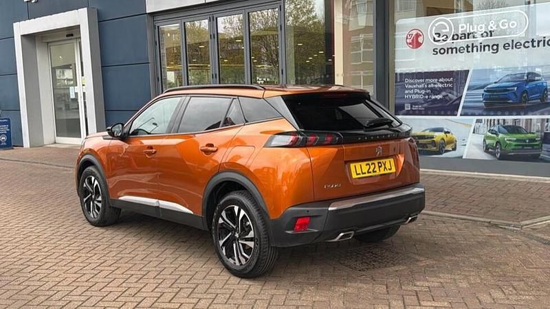 Used Peugeot 2008 Allure Premium 129 HP (94 kW) 2022 Orange SUV