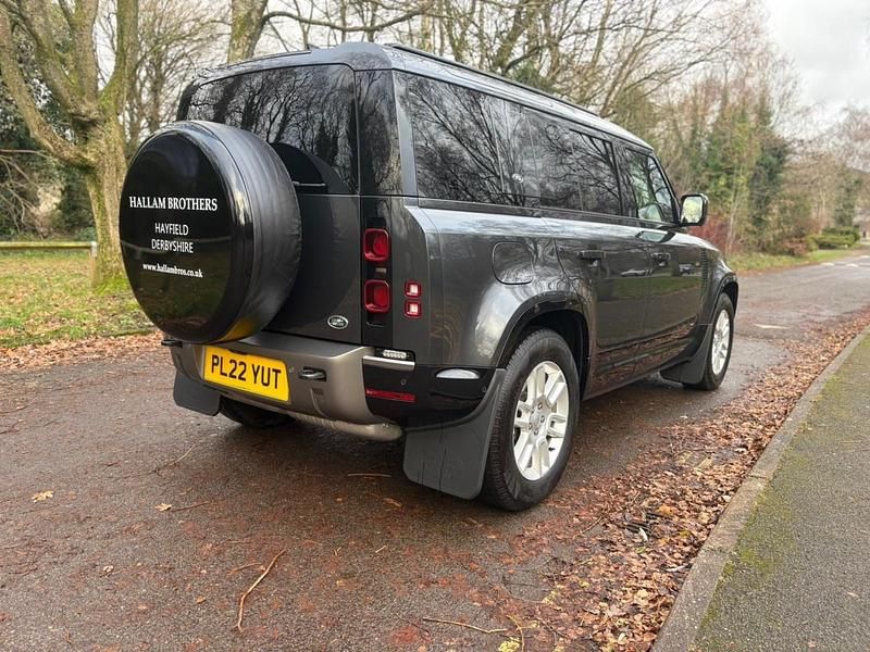 Used Land Rover Defender Dynamic 250 HP (183 kW) 2022 Carpathian grey Estate