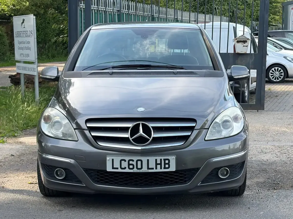 Used Mercedes B180 2010 Grey MPV
