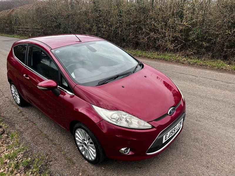 Used Ford Fiesta Titanium 2009 Red Hatchback